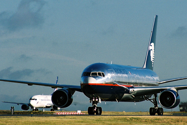 AERO MEXICO BOEING 767 300 CDG RF 1862 19.jpg