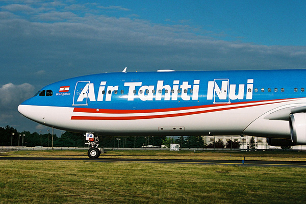 AIR TAHITI NUI AIRBUS A340 300 CDG RF 1862 33.jpg