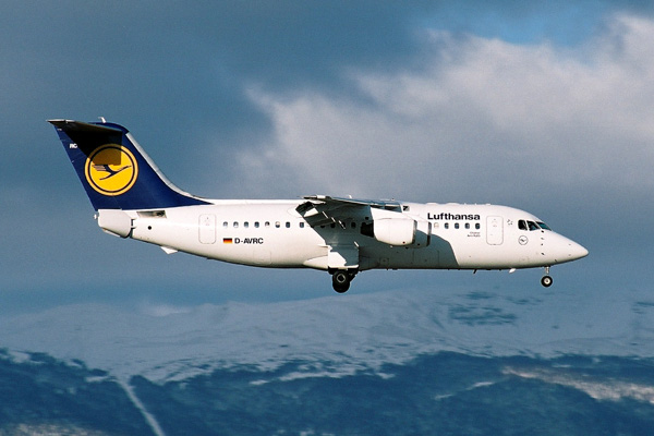 LUFTHANSA BAE 146 GVA RF 1802 20.jpg