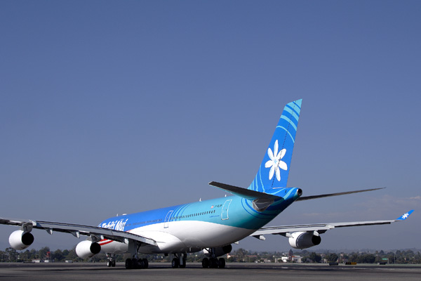 AIR TAHITI NUI AIRBUS A340 300 RF IMG 0768 .jpg