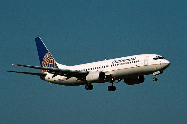 CONTINENTAL BOEING 737 800 NRT RF 1824 28.jpg