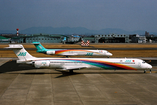 JAPAN AIR SYSTEM MD90S NGO RF 1819 31.jpg