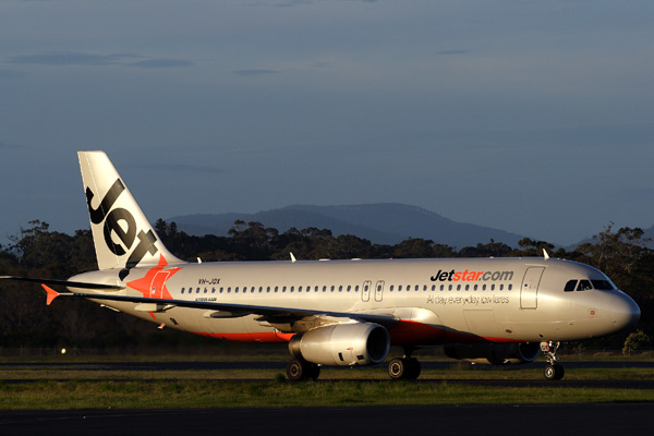 JETSTAR AIRBUS A320 HBA RF IMG_3238 .jpg