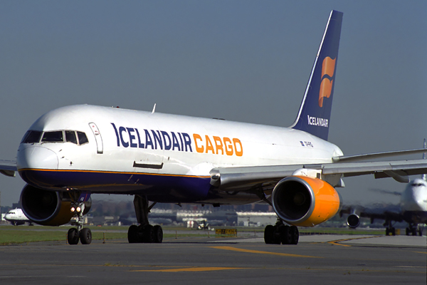 ICELANDAIR CARGO BOEING 757 200F JFK RF 1628 34.jpg