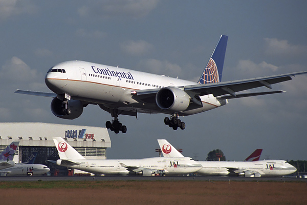 CONTINENTAL BOEING 777 200 NRT RF 1430 2jpg