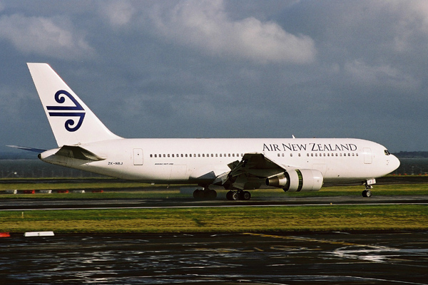 AIR NEW ZEALAND BOEING 767 200 AKL RF 1612 36.jpg