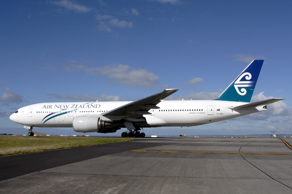 AIR NEW ZEALAND BOEING 777 200 AKL RF IMG_0100.jpg