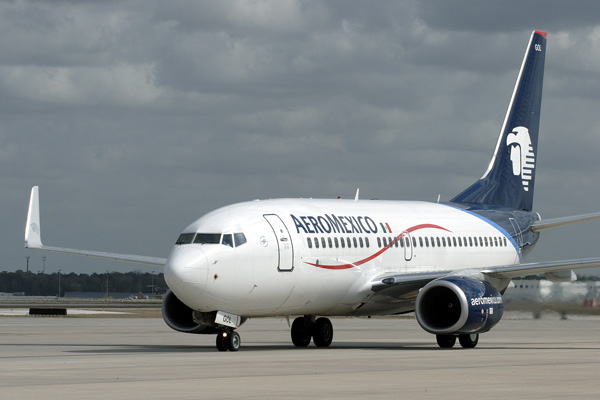 AERO MEXICO BOEING 737 700 IAH RF IMG_8689.jpg