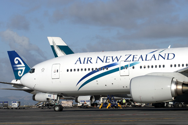AIR NEW ZEALAND BOEING 777 200 AKL RF IMG_9083.jpg