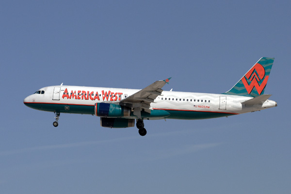 AMERICA WEST AIRBUS A319 LAS RF IMG_8926.jpg