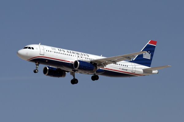 US AIRWAYS AIRBUS A320 LAS RF IMG_8957.jpg