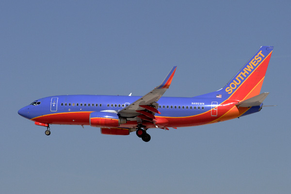 SOUTHWEST BOEING 737 700 LAS RF IMG_8982.jpg