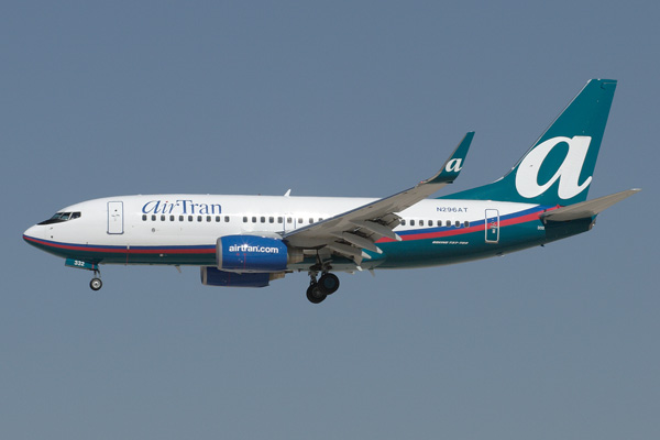 AIR TRAN BOEING 737 700 PHX RF IMG_8820.jpg