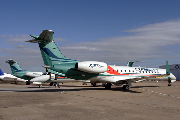 EXPRESS JET EMBRAER 145 RX IAH RF IMG_0008.jpg