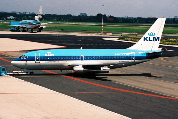 KLM BOEING 737 200 AMS RF 3 29.jpg
