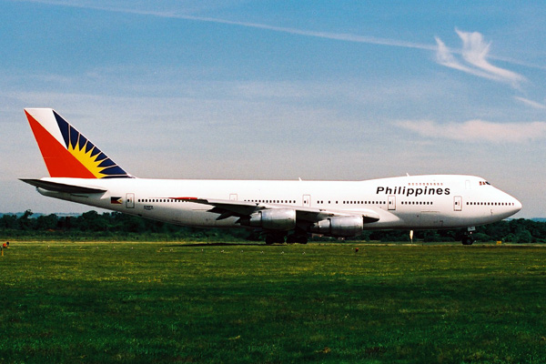 PHILIPPINES BOEING 747 200 LGW RF 143 19.jpg