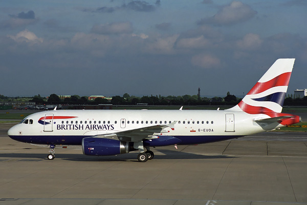 BRITISH AIRWAYS AIRBUS A319 LHR 1561 26.jpg