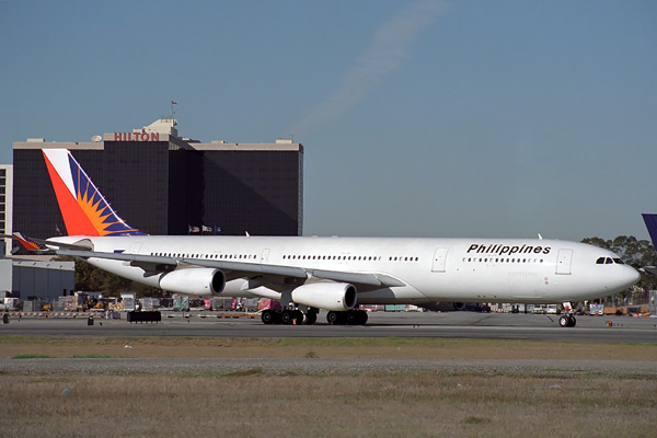 PHILIPPINES AIRBUS A340 RF 1506 18.jpg