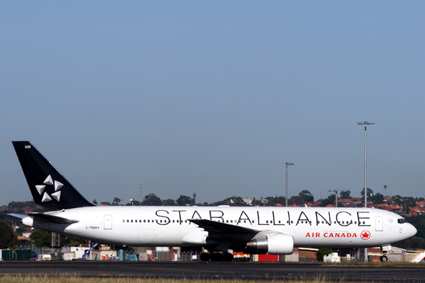 AIR CANADA BOEING 767 300 SYD RF D0015.jpg