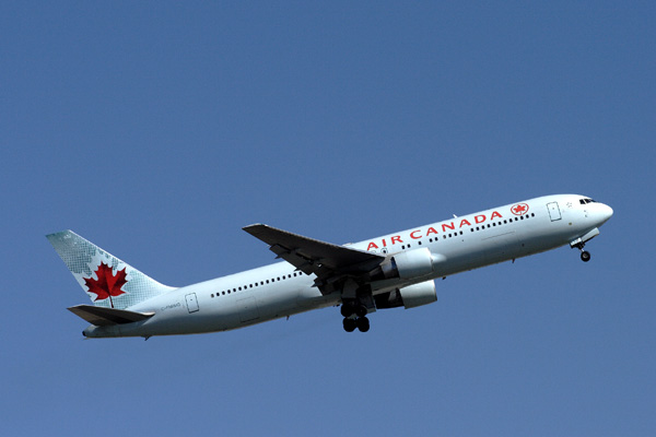 AIR CANADA BOEING 767 300 SYD RF IMG_5738.jpg