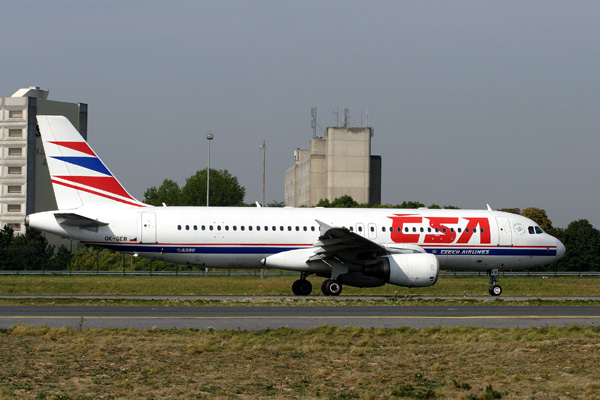 CSA AIRBUS A320 CDG RF IMG_7107.jpg