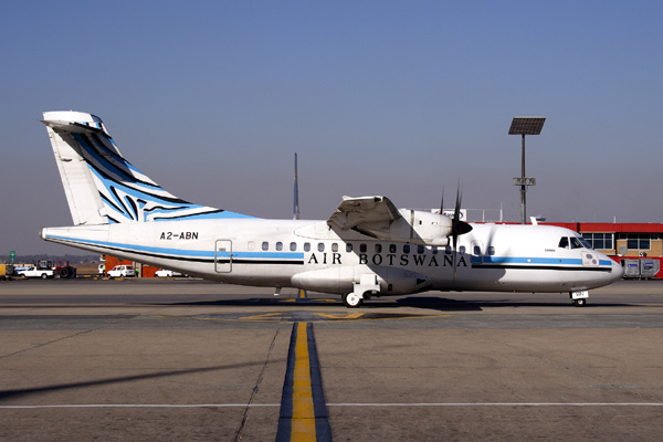 AIR BOTSWANA ATR 42 JNB RF IMG_1177.jpg