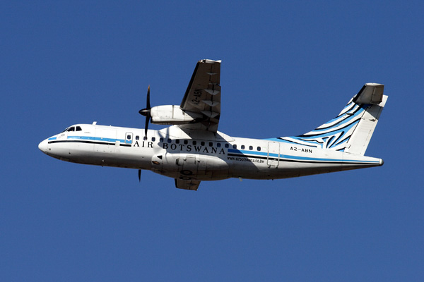 AIR BOTSWANA ATR42 JNB RF IMG_1648 jpg