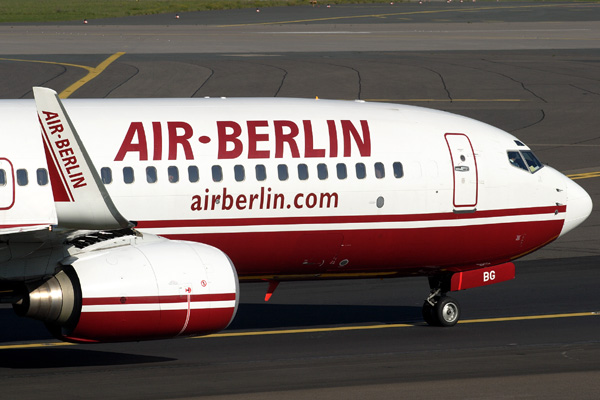 AIR BERLIN BOEING 737 800 DUS RF IMG_2196.jpg