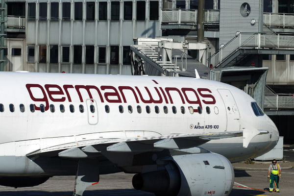 GERMANWINGS AIRBUS A319 DUS RF IMG_2337.jpg