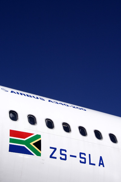 SOUTH AFRICAN AIRBUS A340 RF IMG_1113.jpg
