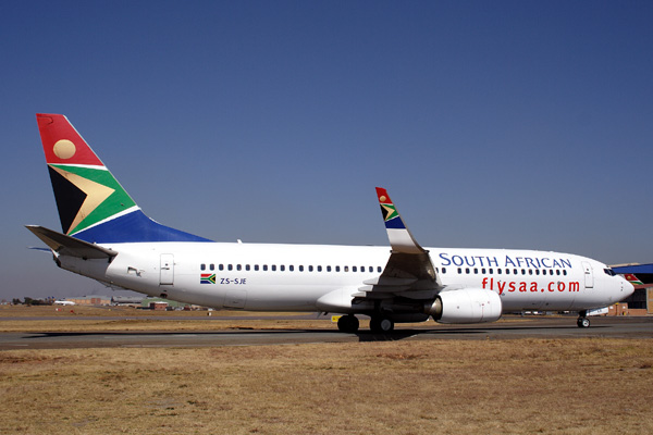 SOUTH AFRICAN BOEING 737 800 JNB RF IMG_1428.jpg