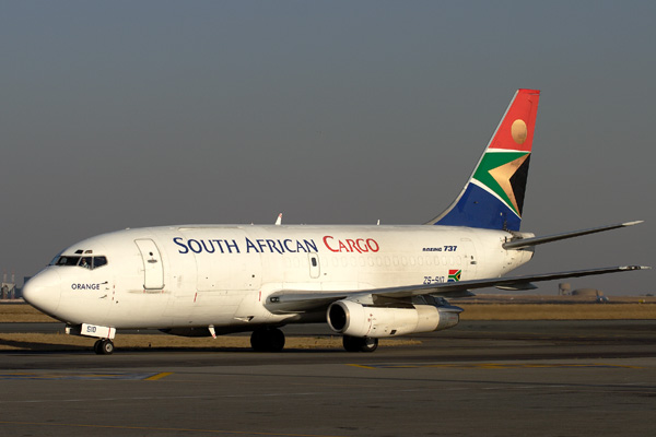 SOUTH AFRICAN CARGO BOEING 737 200 JNB RF IMG_1691.jpg