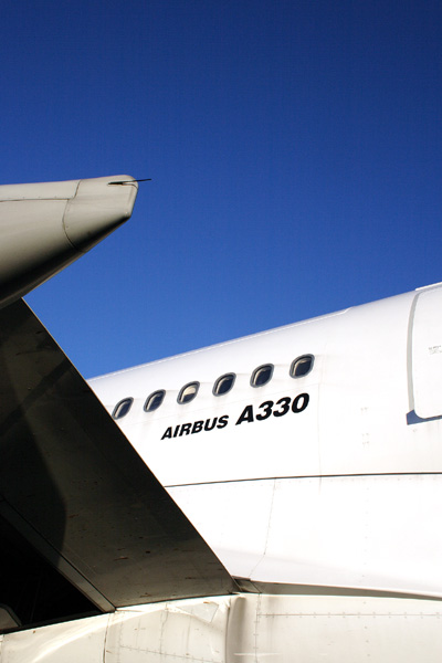 AIRBUS A330 300 RF IMG_0390.jpg