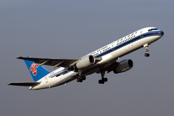 CHINA SOUTHERN BOEING 757 BJS RF IMG_3074.jpg