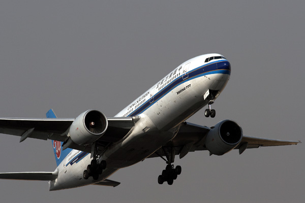 CHINA SOUTHERN BOEING 777 BJS RF IMG_3014.jpg