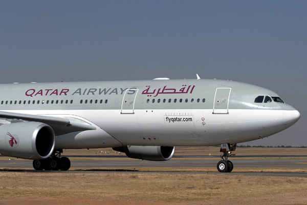 QATAR AIRWAYS AIRBUS A330 200 JNB RF IMG_1538.jpg