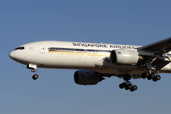 SINGAPORE AIRLINES BOEING 777 200 BJS RF IMG_2904.jpg