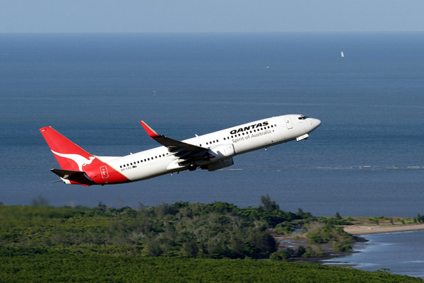 QANTAS BOEING 737 800 CNS RF IMG_9498.jpg