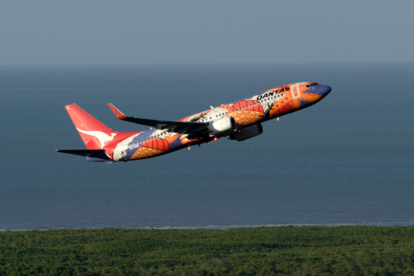 QANTAS BOEING 737 800 CNS RF IMG_9511.jpg