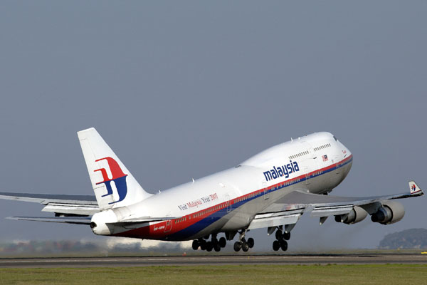 MALAYSIA BOEING 747 400 SYD RF IMG_9294.jpg