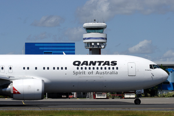 QANTAS BOEING 767 300 CNS RF IMG_9481.jpg