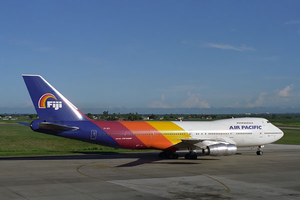 AIR PACIFIC BOEING 747 200 NAN RF 880 5.jpg