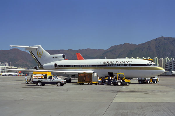 ROYAL PHAHANG BOEING 727 100 HKG RF 592 8.jpg