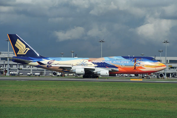 SINGAPORE AIRLINES BOEING 747 400 SIN RF 1413 13.jpg