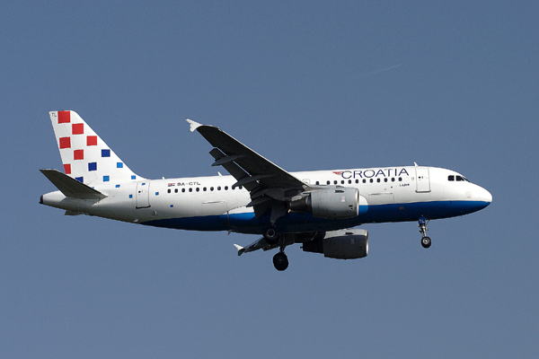 CROATIA AIRBUS A319 LHR RF IMG_7000.jpg
