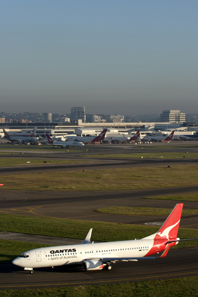 QANTAS BOEING 737 800 SYD RF MG_9596.jpg