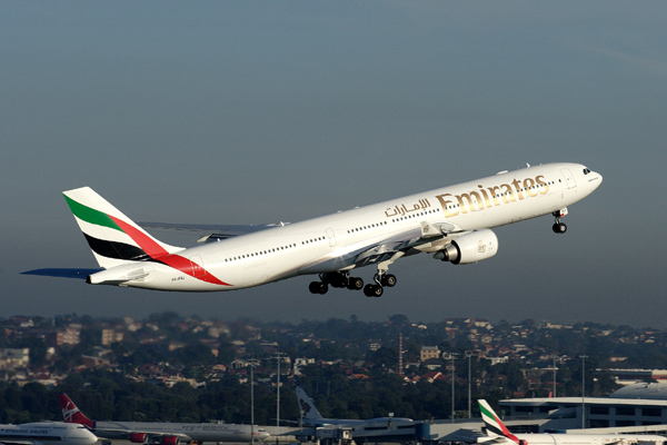 EMIRATES AIRBUS A340 500 SYD RF IMG_9621.jpg