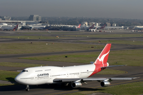 QANTAS BOEING 747 300 SYD RF IMG_9714.jpg