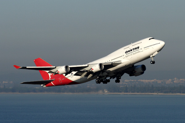 QANTAS BOEING 747 400 SYD RF IMG_9643.jpg
