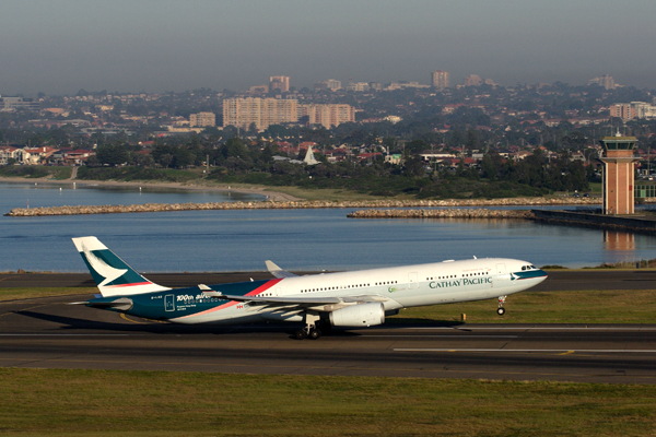 CATHAY PACIFIC AIRBUS A330 300 SYD RF IMG_9590.jpg